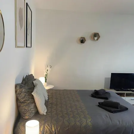 Апартаменты Cosy En Centre-ville